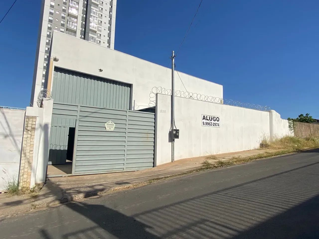 Barracão com 300 m2 próximo a Tennis Companny - Foto 2