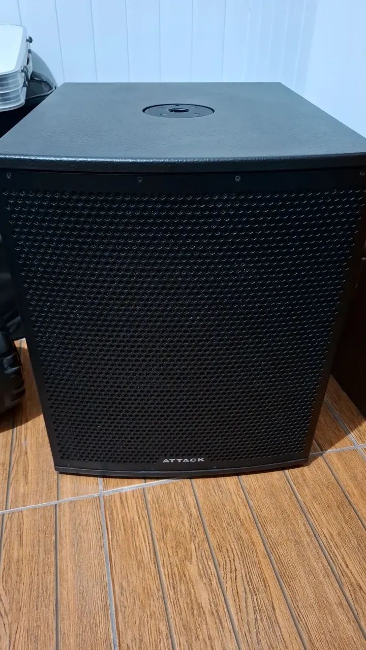 Vendo caixa ativa sub attack Vrs1510a 1000w rms - Foto 2