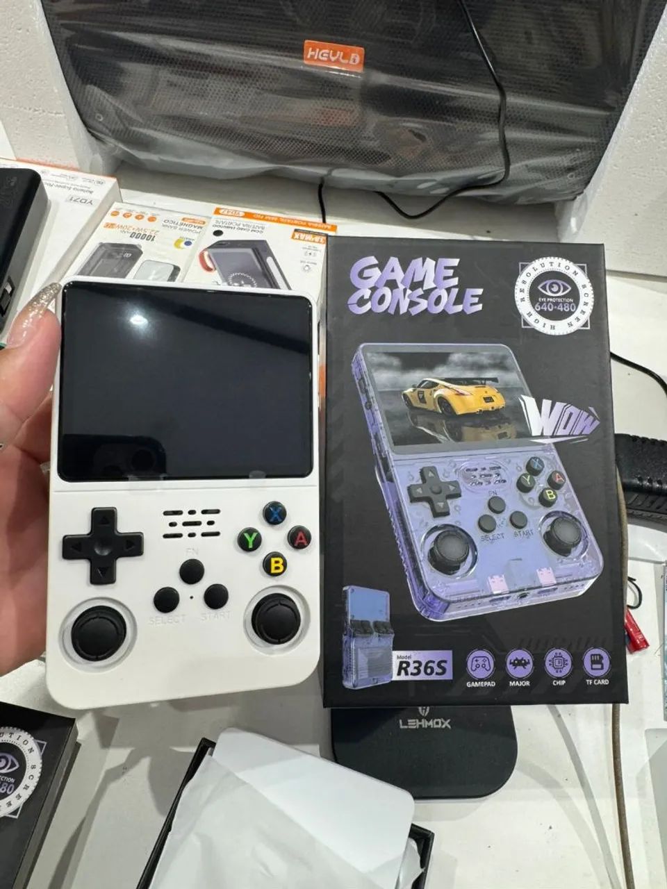 Game portátil r36s