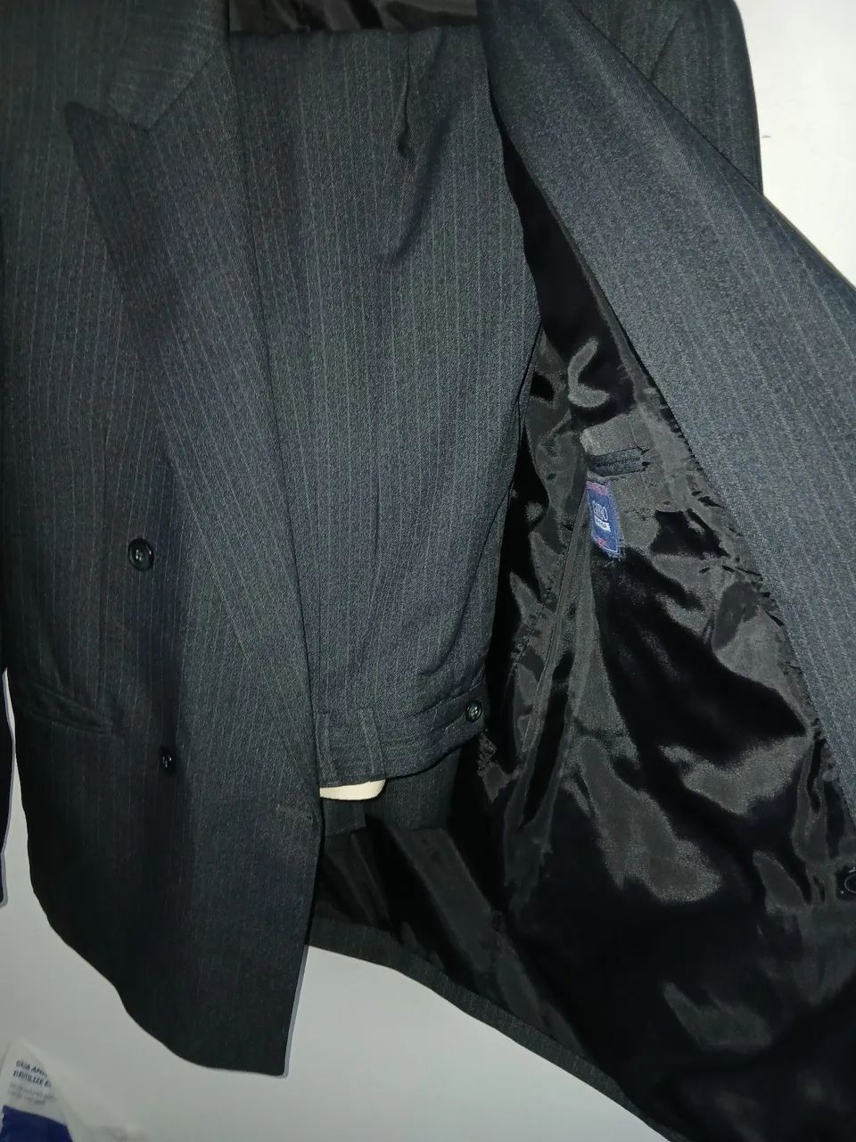 Lindo terno GARBO n50 praticamente novo  - Foto 3