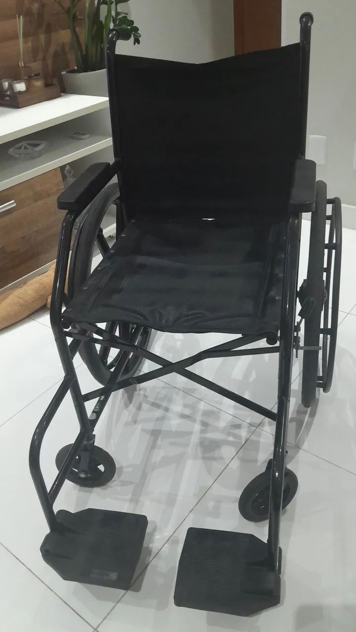 Cadeira de rodas pouco uso ! Novissima! - Foto 2