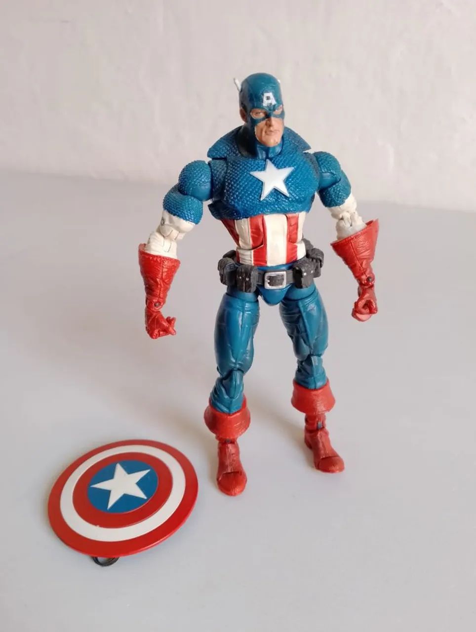 Marvel Legends Capitão América Face Off *possui detalhe - Hobbies
