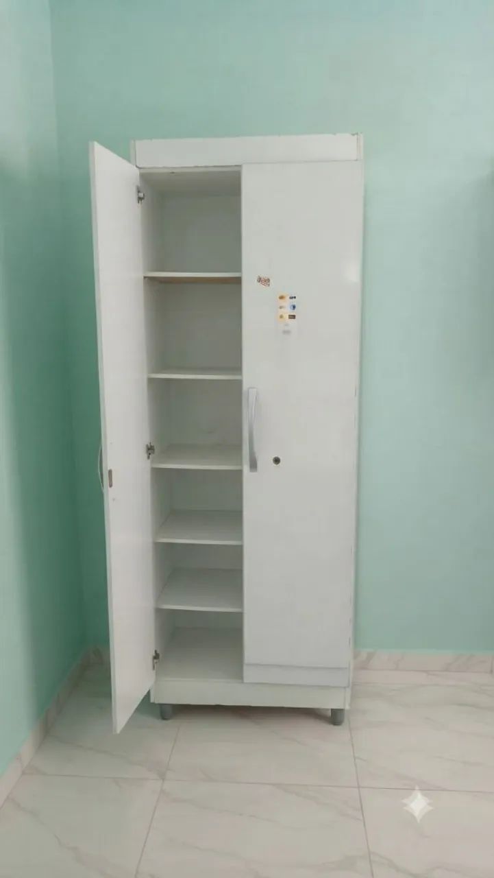 Vendo Armário Multiuso 