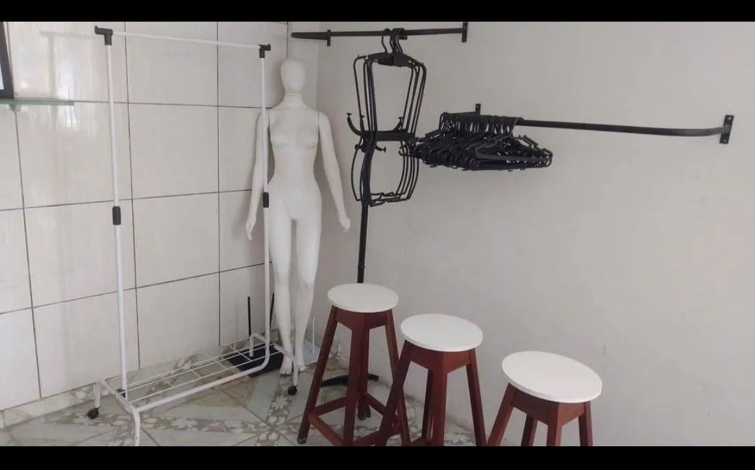 Desapego materiais para loja de roupa