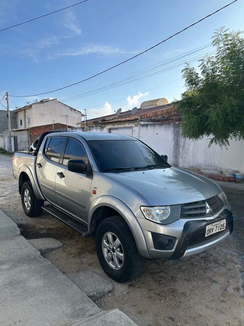 Mitsubishi L200 Triton HLS 2.4 Flex 16V CD Mec. 2013 2013