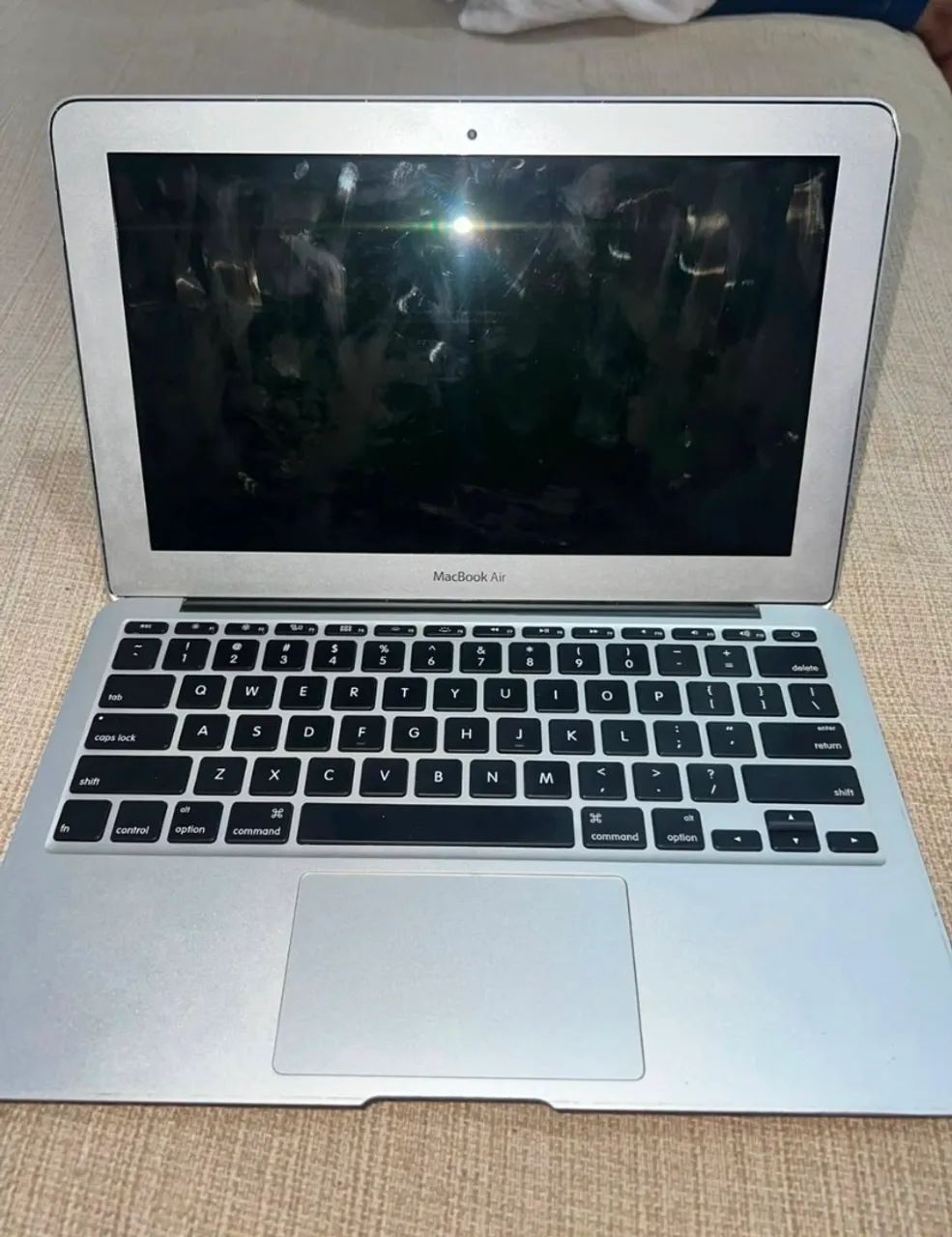 Vendo MacBook Air de 13 polegadas em bom estado de conservação, ideal para estudos - Foto 4