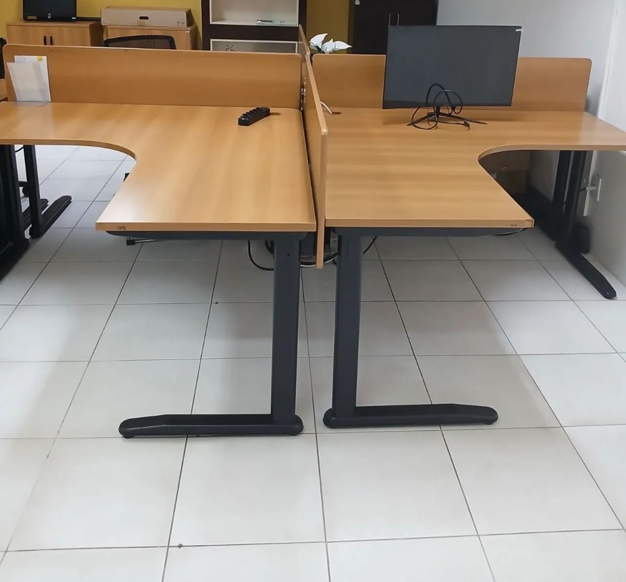 Mesa de Escritório em L 