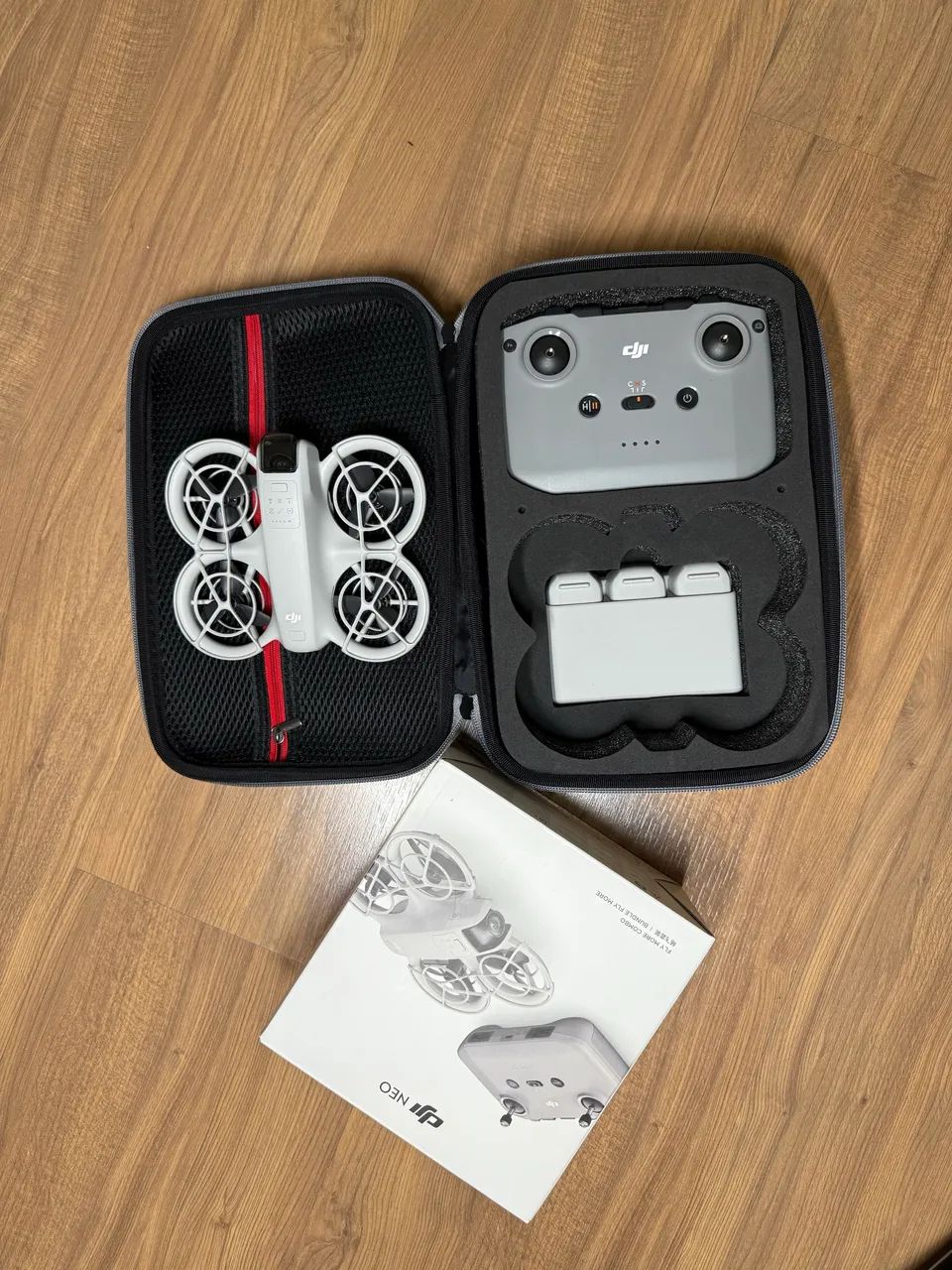DJI NEO Fly More Combo