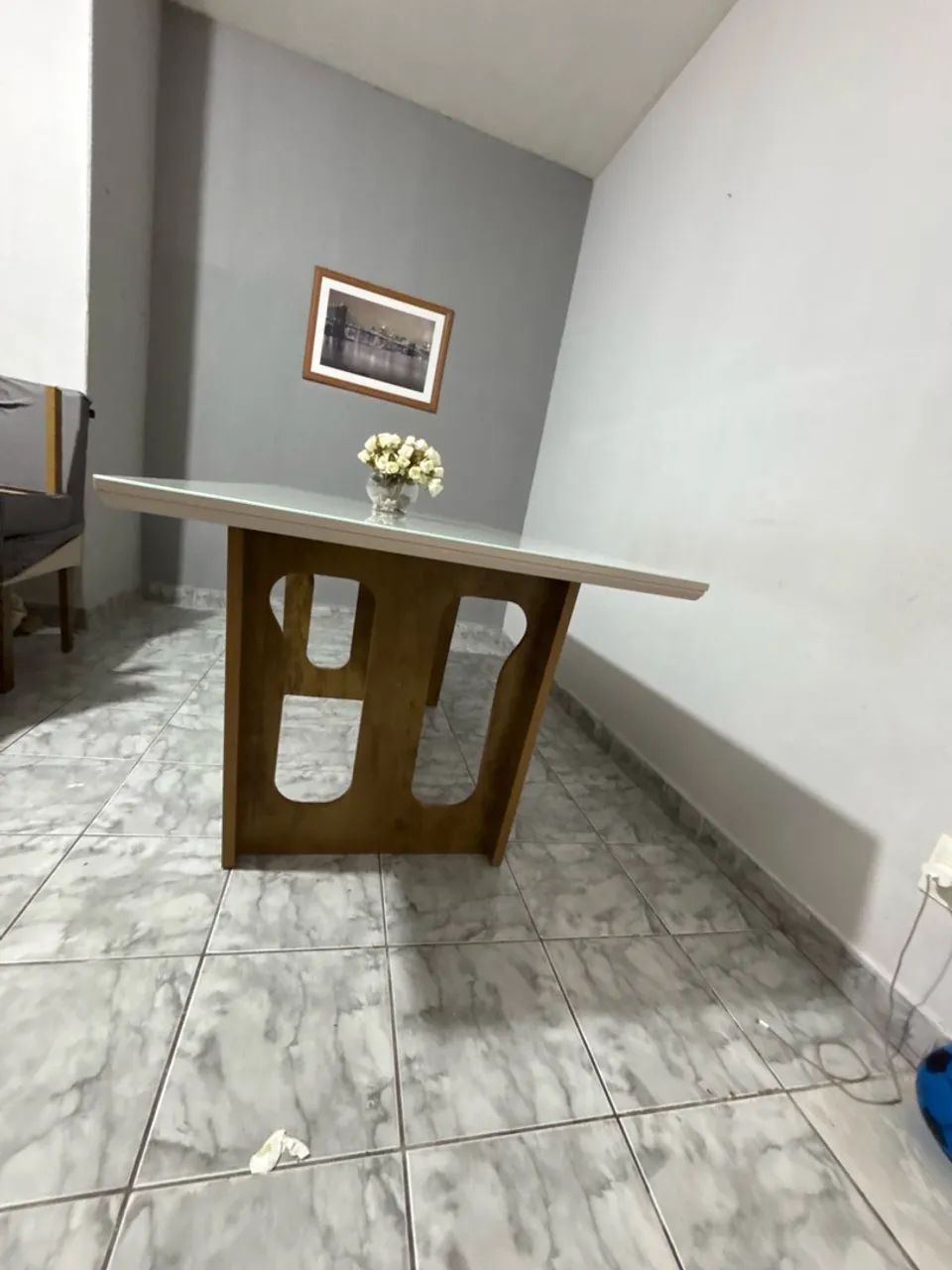 Mesa de madeira com tampo de vidro  - Foto 3