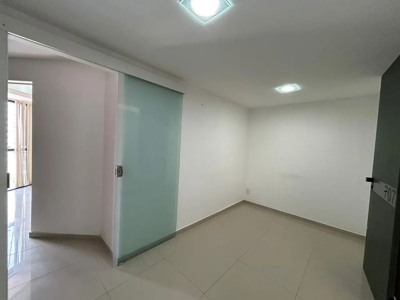 Excelente sala comercial no Edifício Cristal, no coração do Renascença - Foto 2