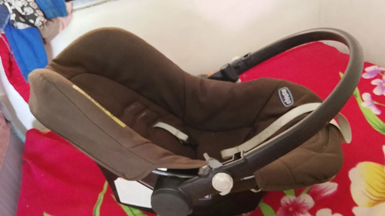 Vendo bebê conforto 