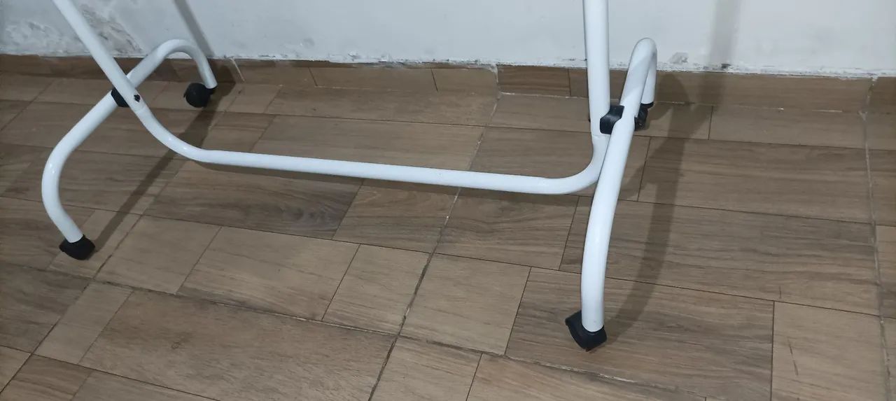 Arara p/ roupas - 165cm x 93cm - Foto 3