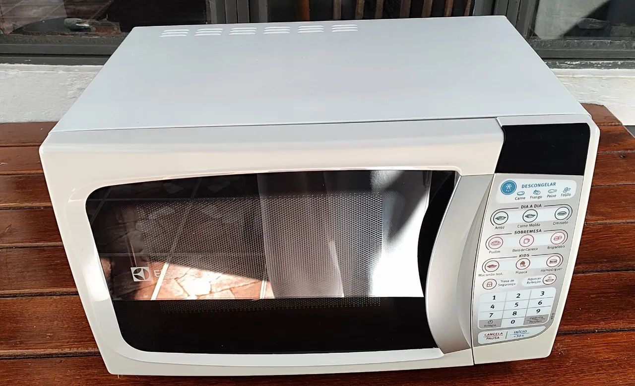 Microondas Eletrolux 21L 