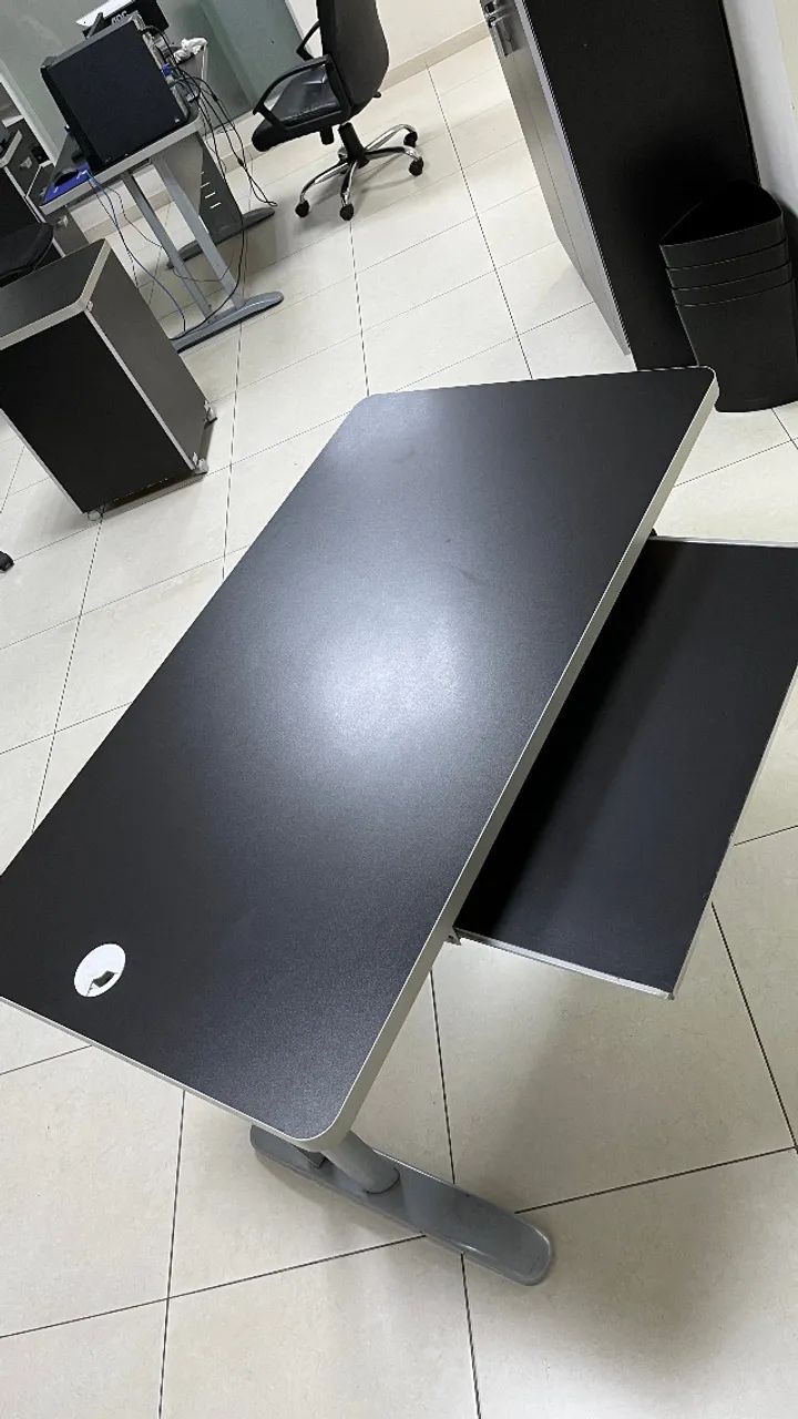 MESA DE ESCRITÓRIO EM EXCELENTE ESTADO - Foto 3