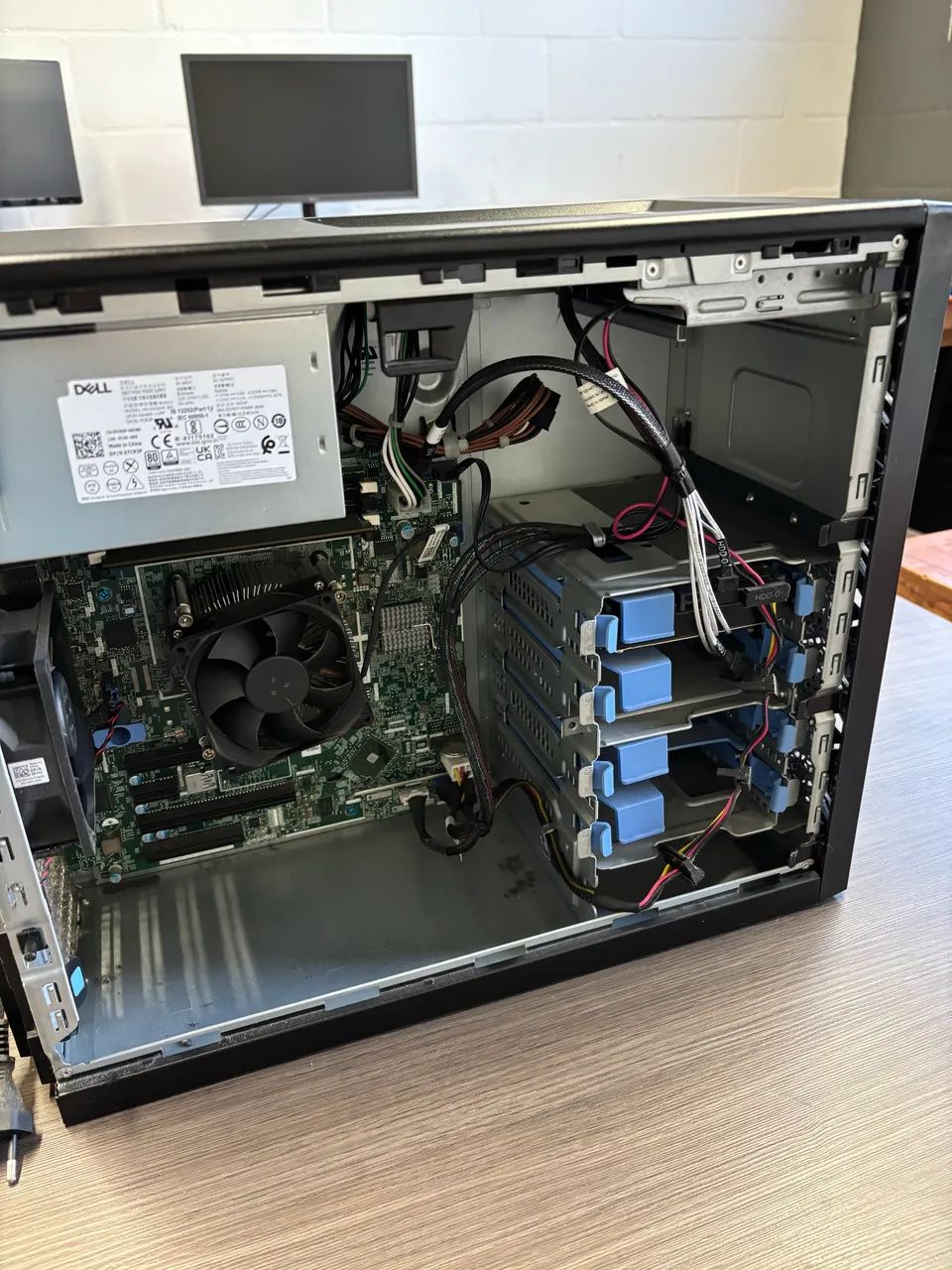 Servidor Dell T140 Xeon E-2224 RAM 8GB HDD 1TB - Foto 5