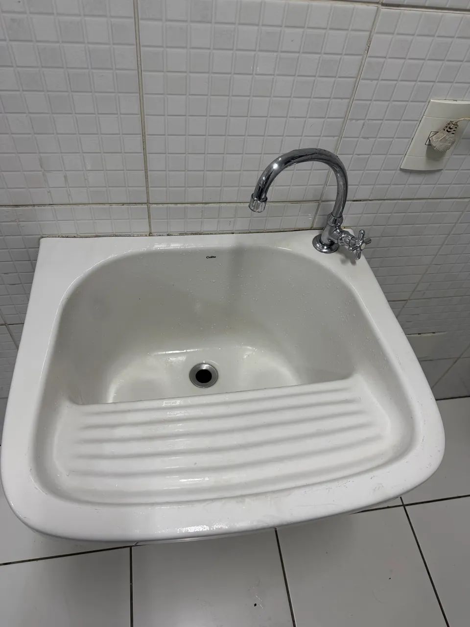 Tanque de louça branco 38 litros  - Foto 2