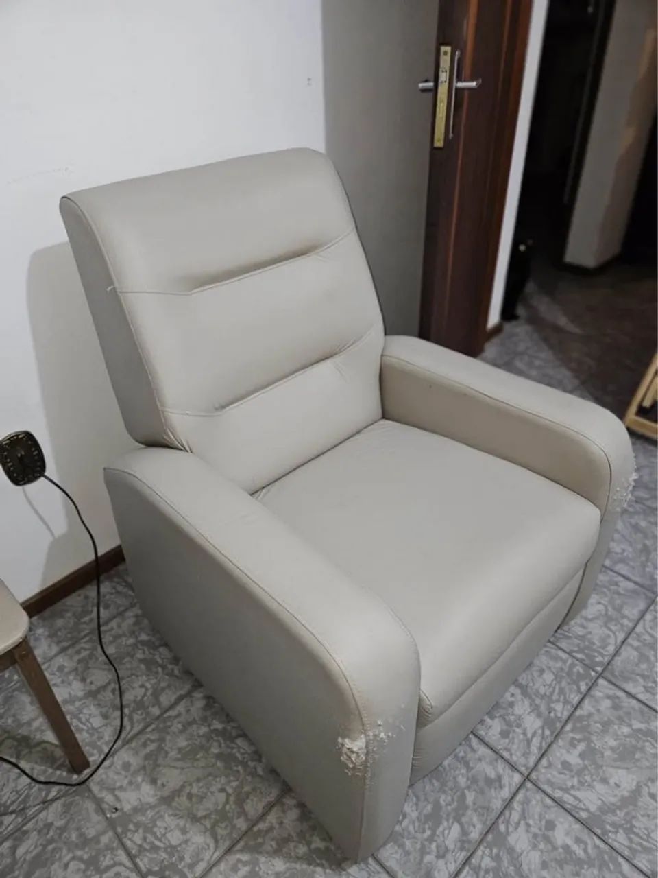 Poltrona Bege de Amamentação