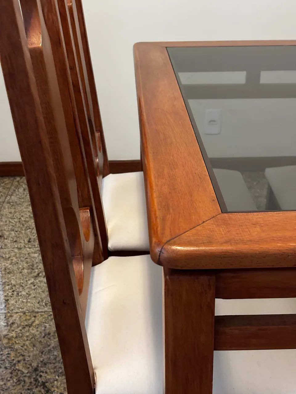 Mesa de jantar perfeita com 4 cadeiras  - Foto 2