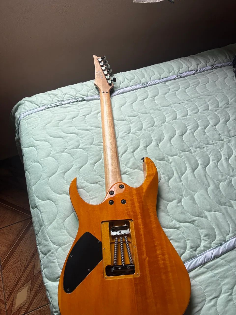 Troca em pedaleira ou venda Guitarra Ibanez RG320DX captador malagolli custon 84 na ponte - Foto 3