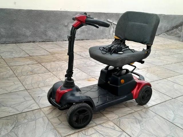 Cadeira de rodas motorizada 