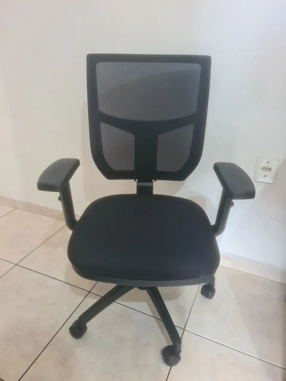 Cadeira escritório ergonômica - Nova