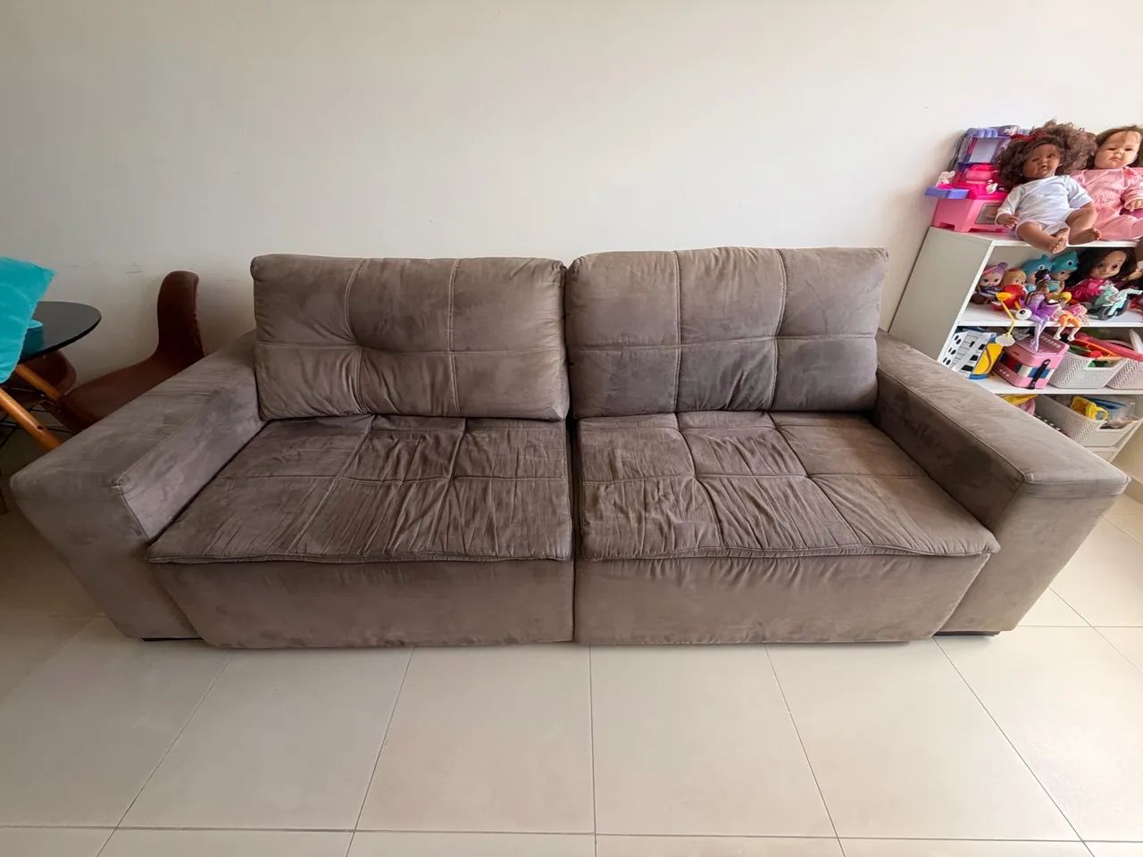 Sofá Retrátil 2,53m marrom/cinza