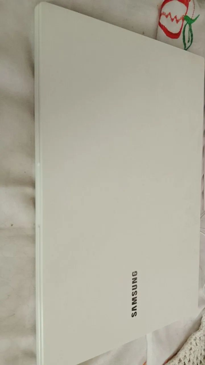 Notebook Samsung E20