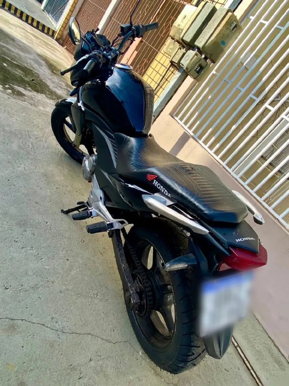 CB 300R revisada, com  documentação  em  dia. - Foto 3