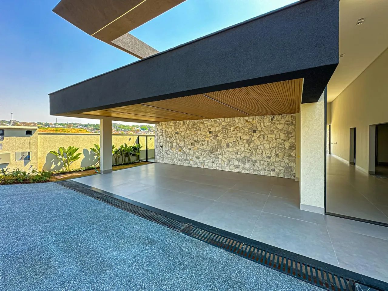 Casa térrea à venda no Plateau D'Or Privilege com 4 suítes e 380 m² - Foto 2