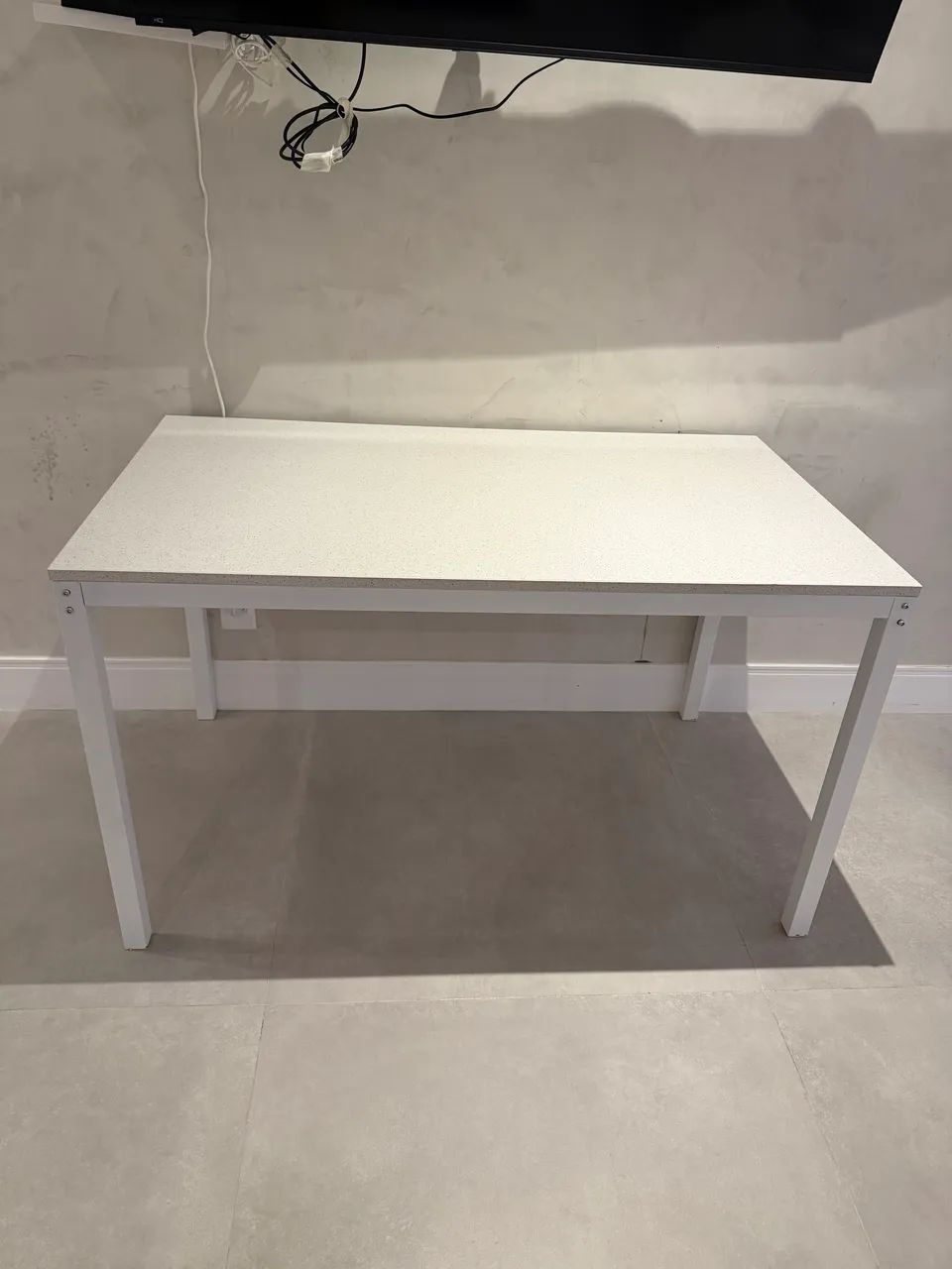 Mesa branca impecável 1,30 x 0,75 - Foto 2