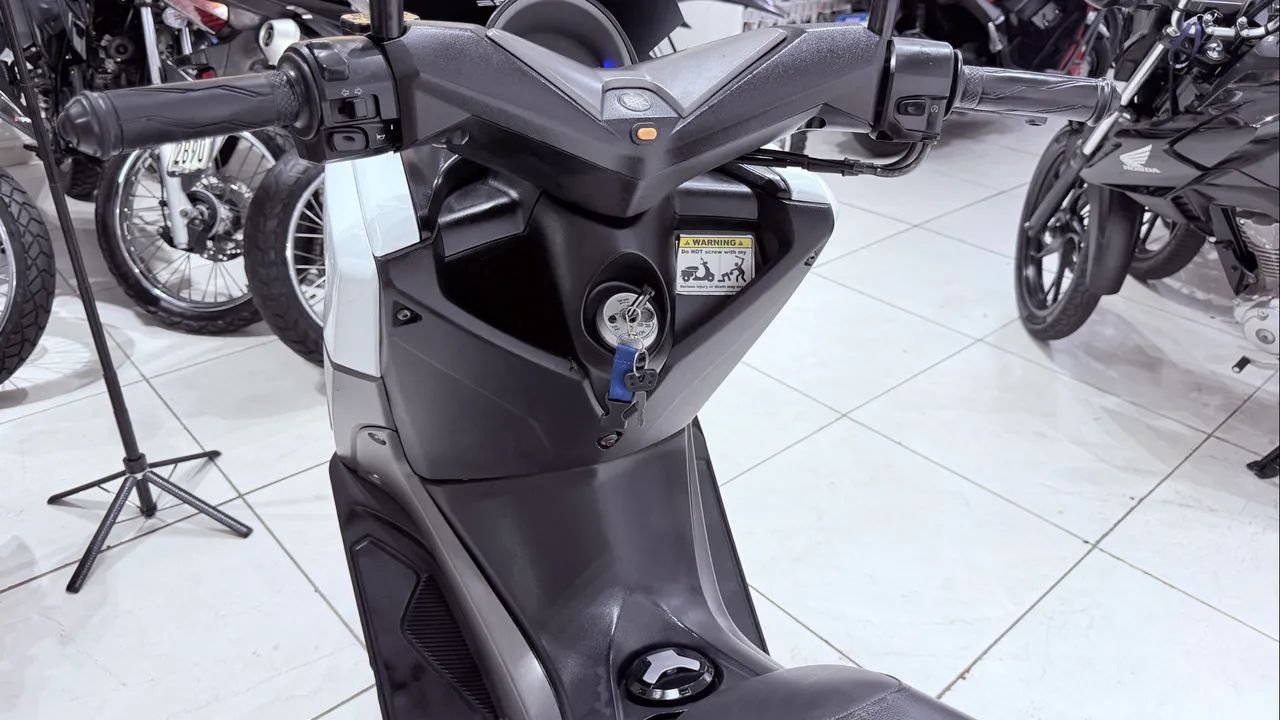 Yamaha Nmax 160 - Foto 2