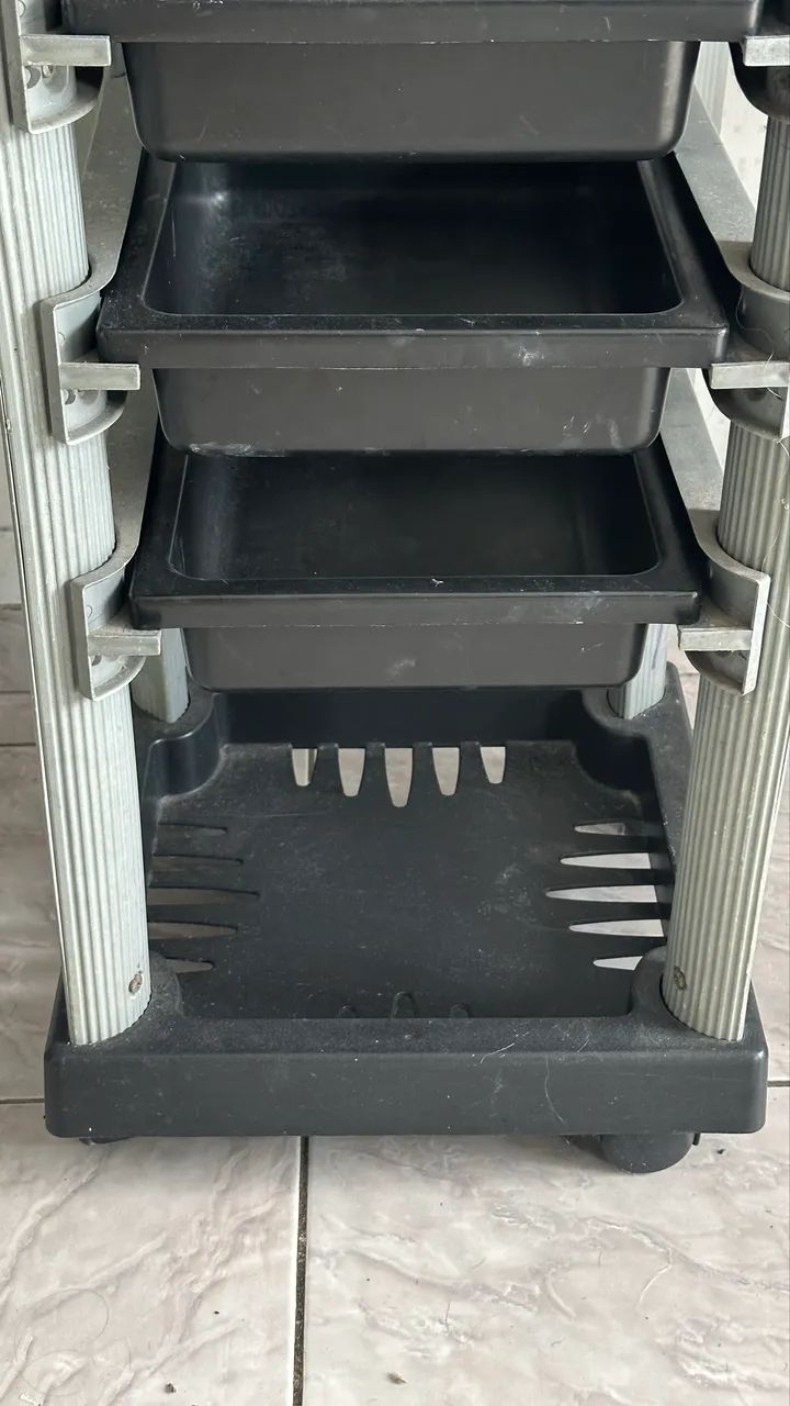 Carrinho de apoio com 4 bandejas  - Foto 4