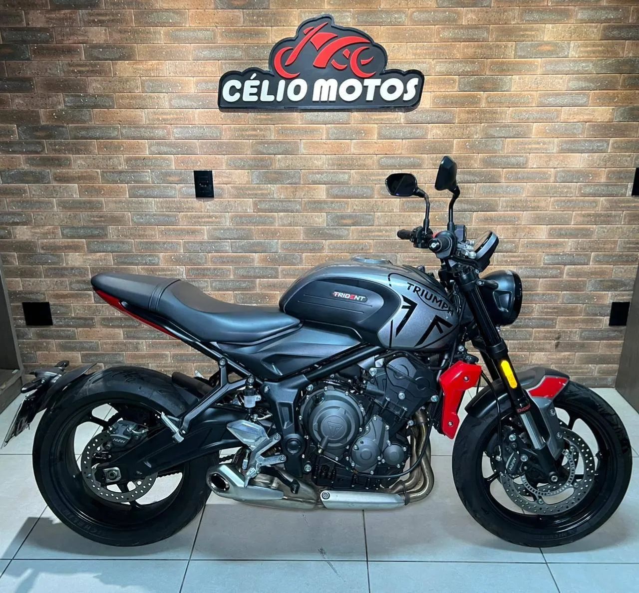 TRIUMPH TRIDENT 660 2024