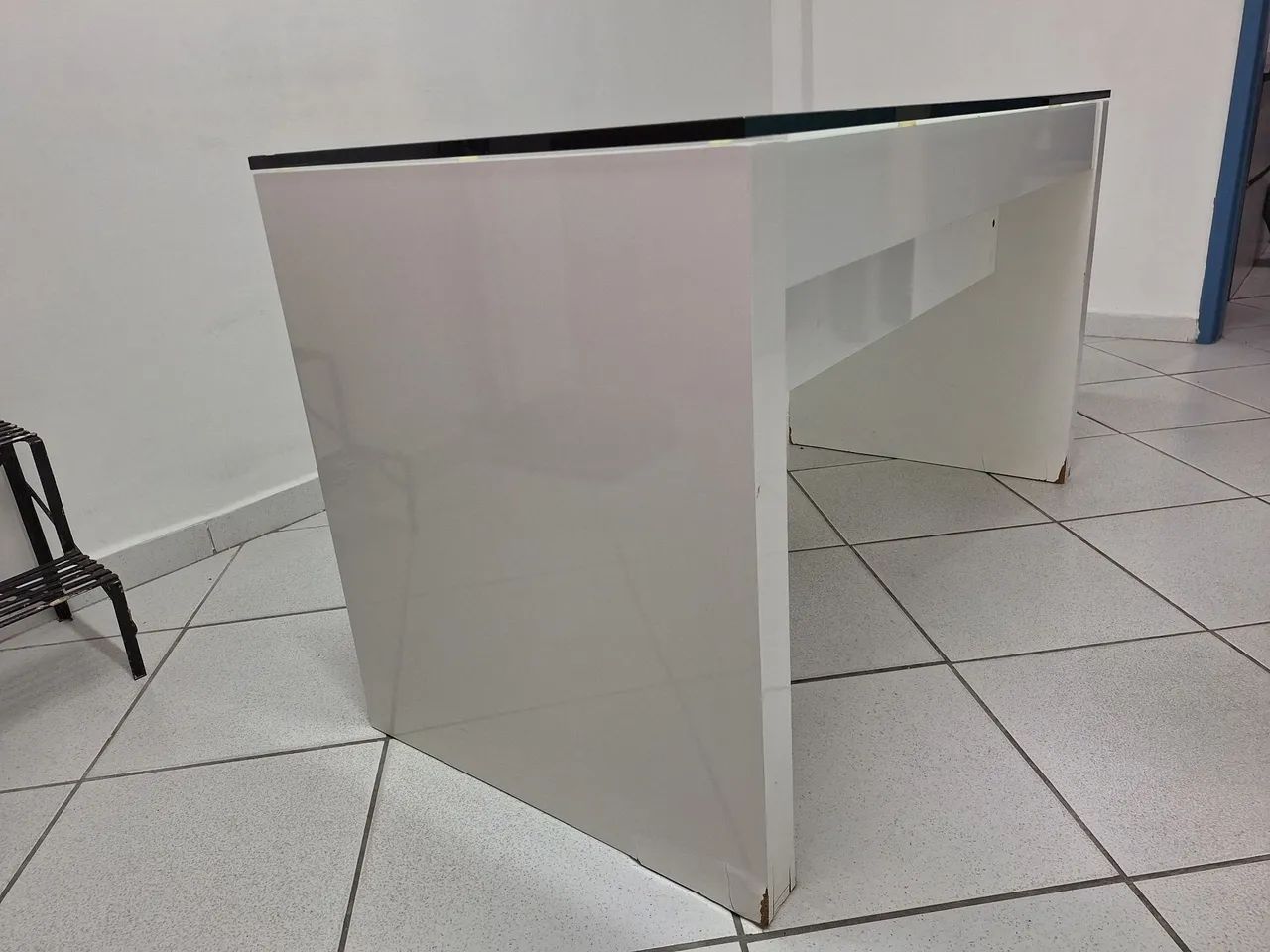 Mesa para escritório branca com vidro - Foto 2