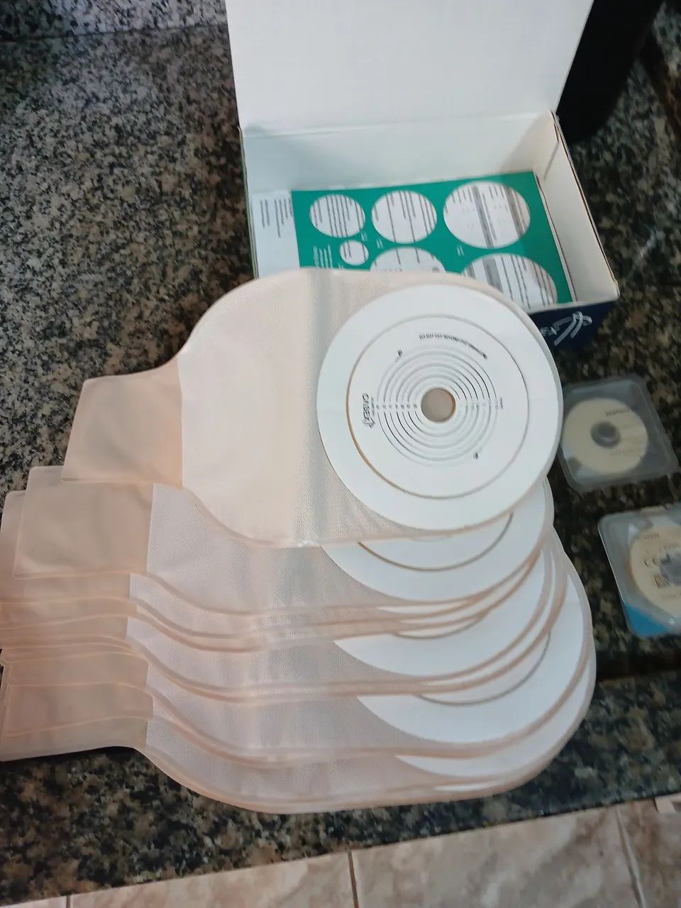 Produto colostomia 13 peças +2 anel - Foto 2
