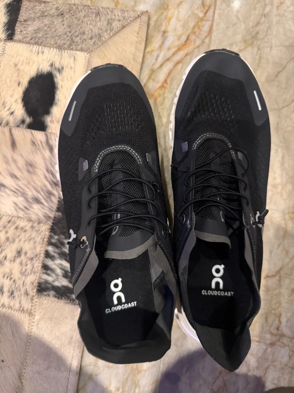 TÊNIS ON RUNNING NOVO (41)