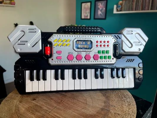 Mini Teclado musical com Caixa - Usado e Funcionando - Foto 2