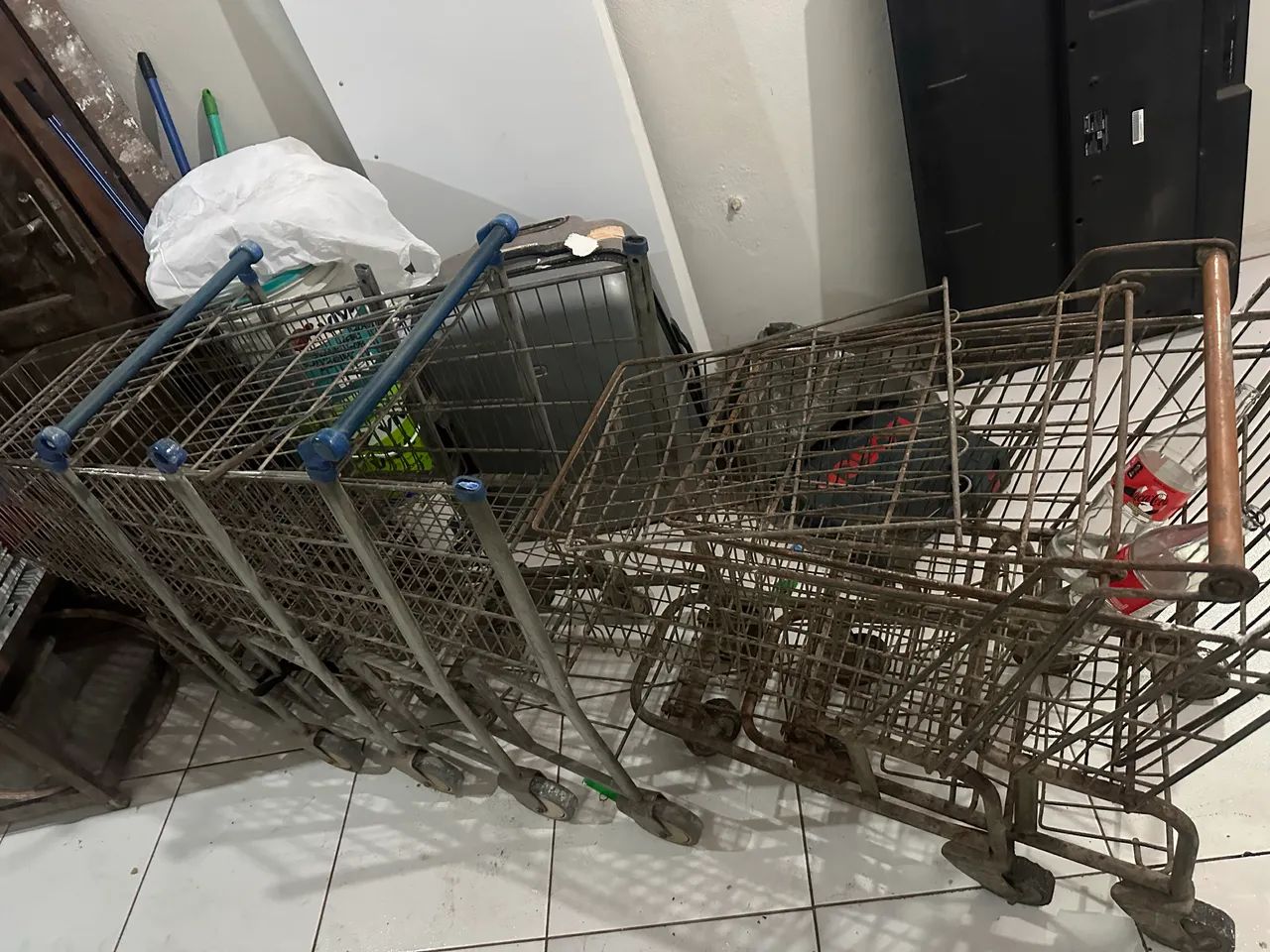 Carrinhos de Supermercado - Foto 2