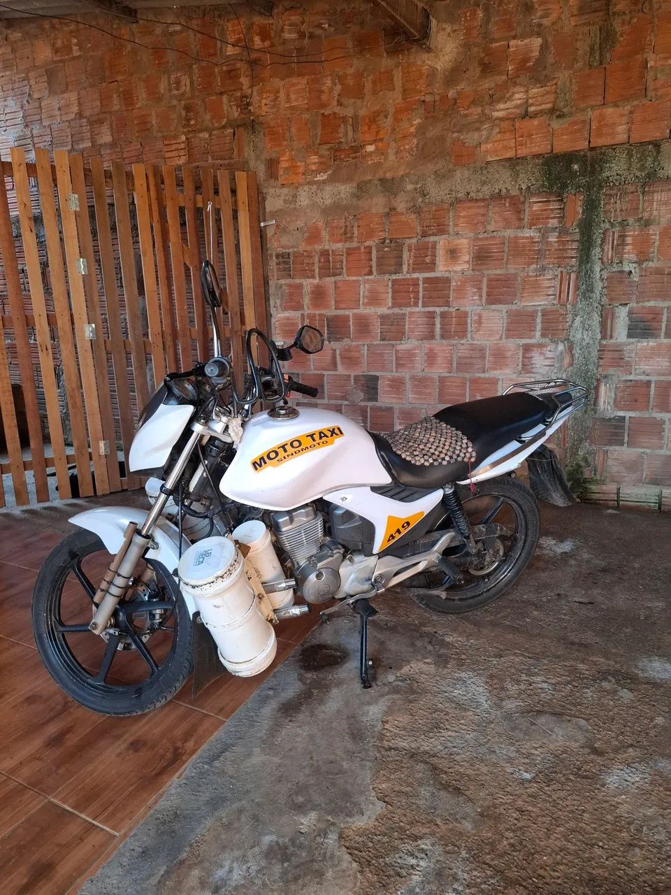 Valor a negociar, moto com motor feito recentemente 