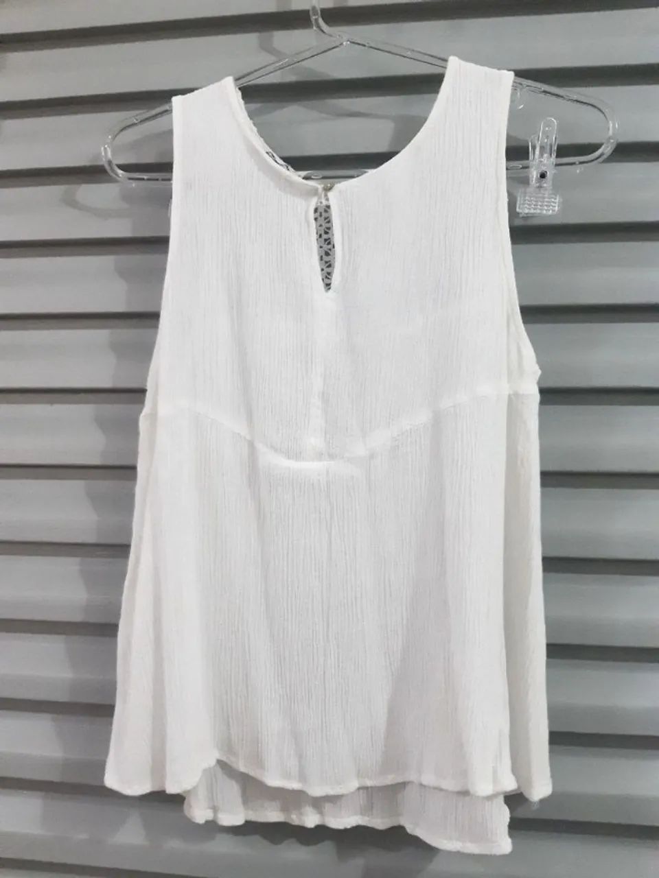 blusa branca viscose e renda marisa - Foto 3