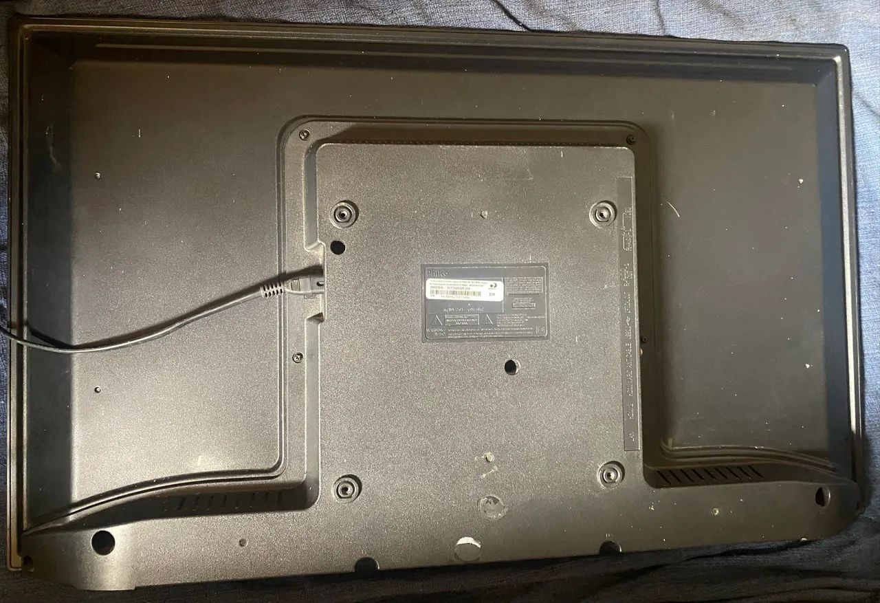 TV PHILCO 32 POLEGADAS COM LINHAS NA TELA MAIS FUNCIONANDO TUDO, MODELO (PTV32G52S LED) - Foto 3