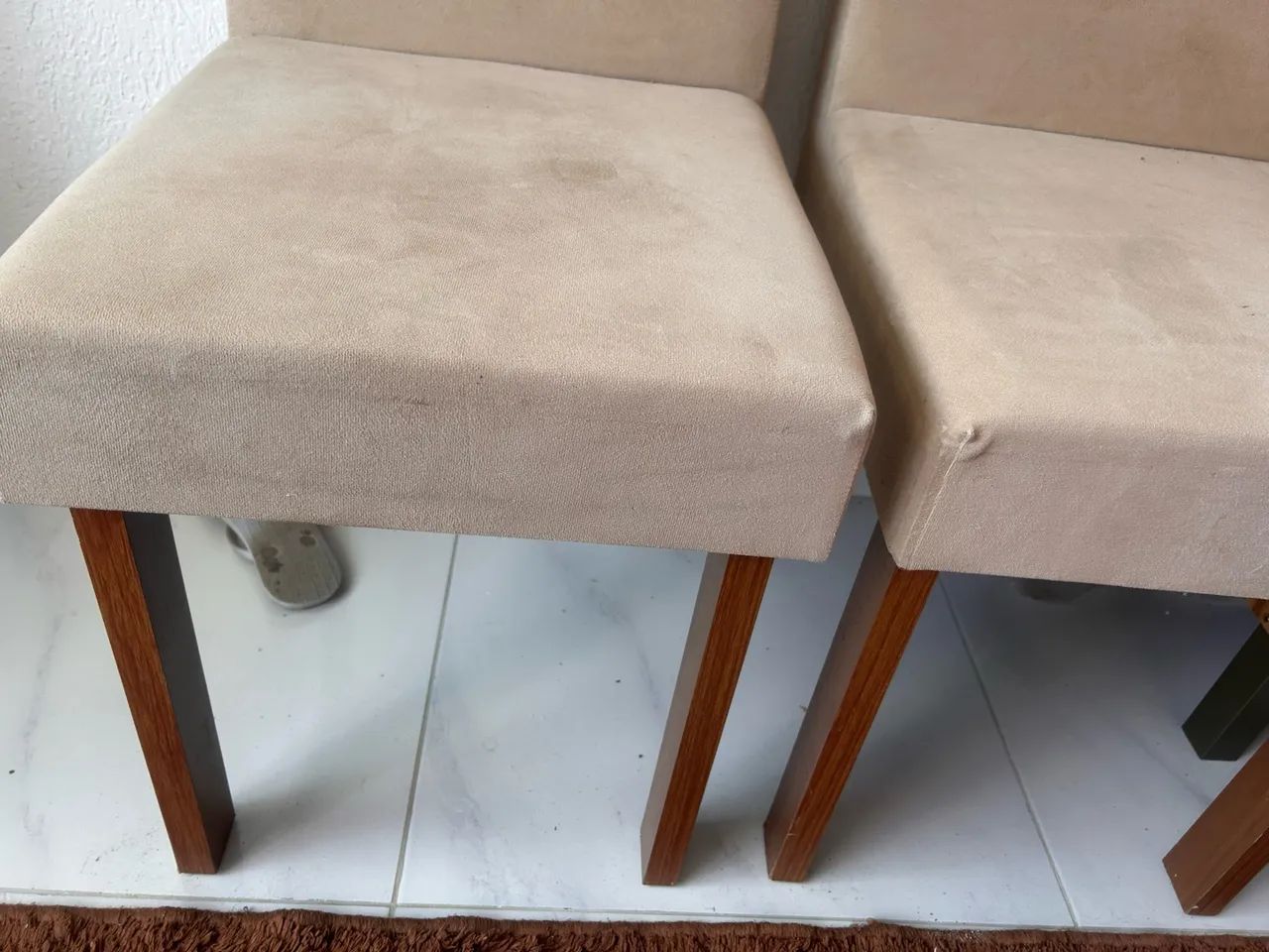 Mesa com 4 cadeiras 