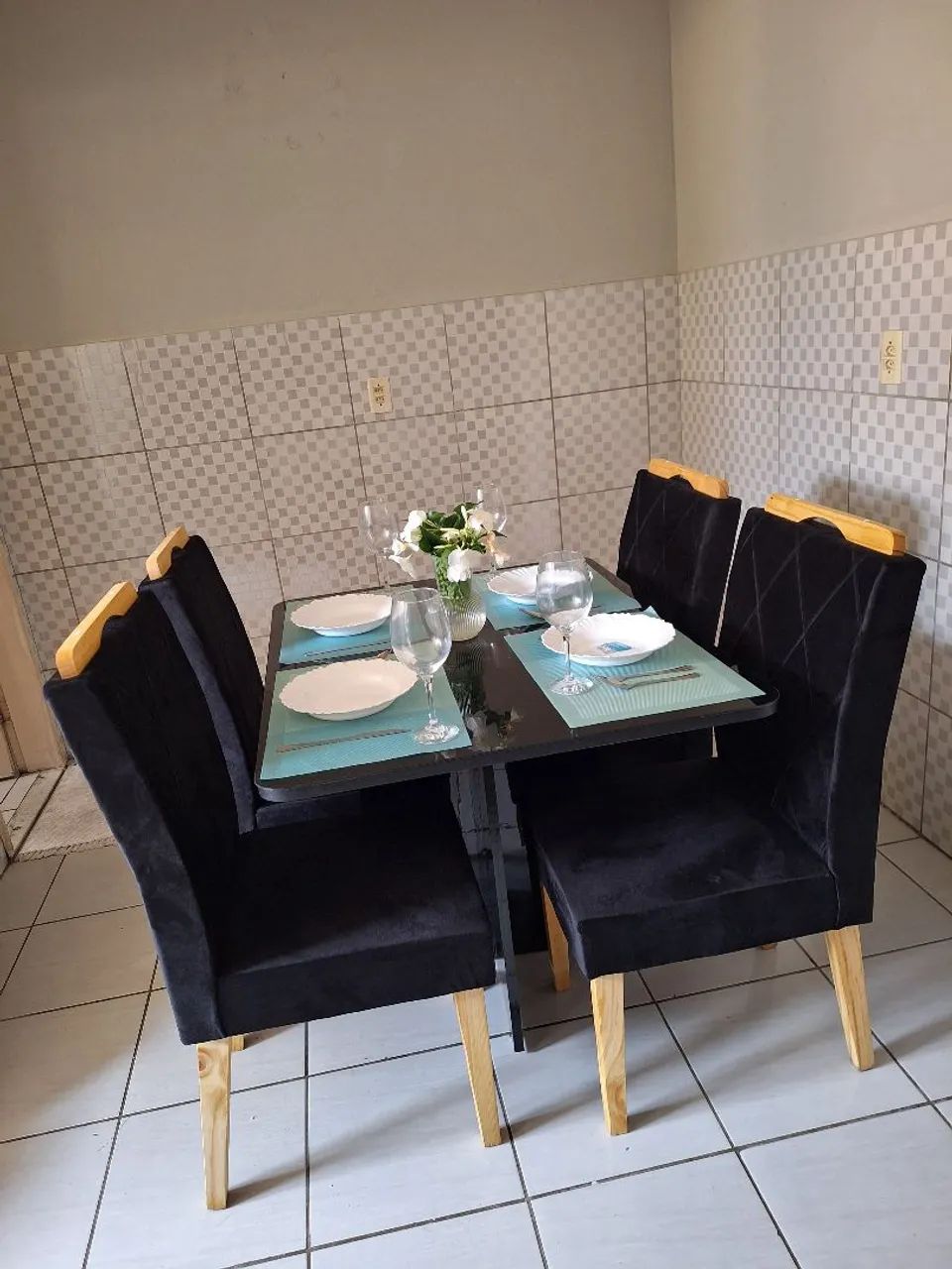 Mesas e cadeiras estilo moderno e elegante  - Foto 2