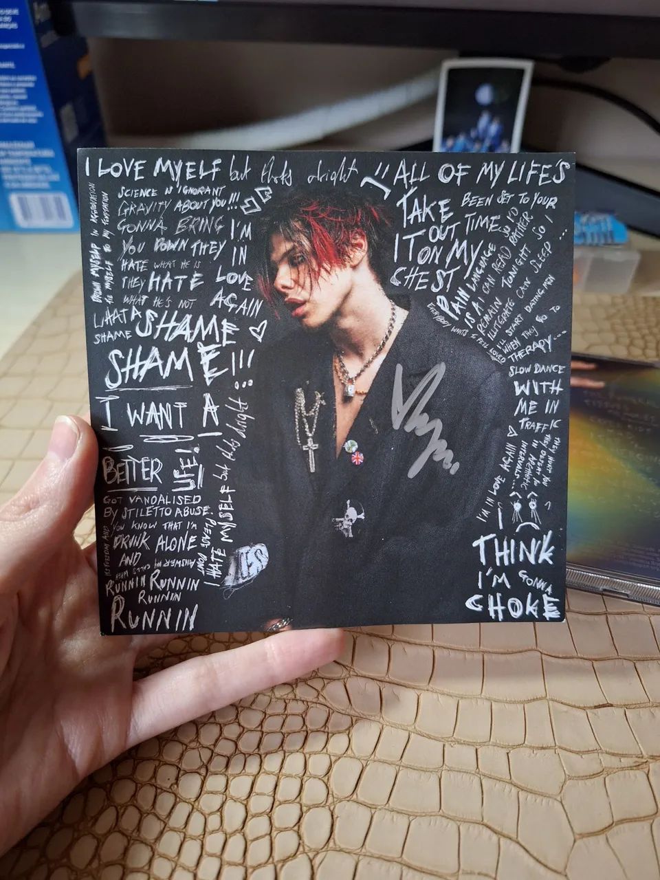 CD Yungblud - Yungblud (Standard CD Card Autografado) - Foto 3