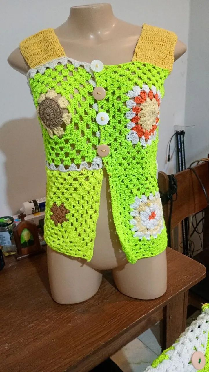 Blusa com bolsa em crochê  - Foto 2