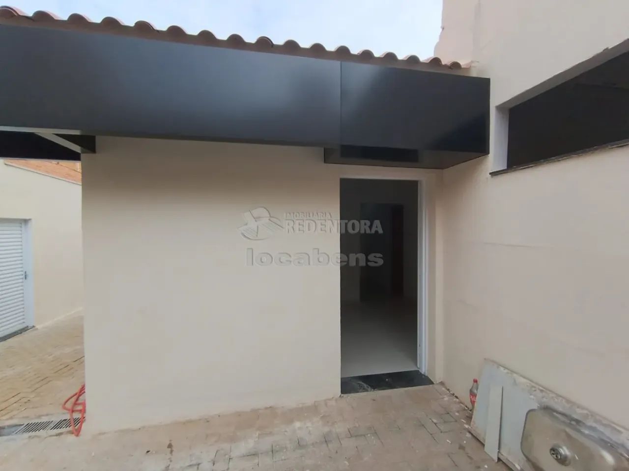 Casa nos fundos com 5 salas comerciais, acessibilidade e 1 garagem - Foto 3