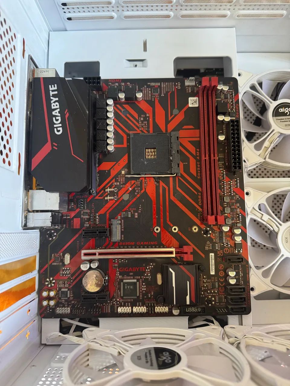 Placa mãe b450m gigabyte 