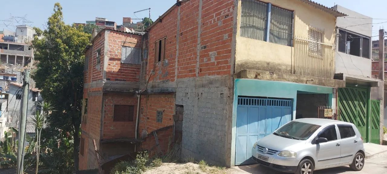 Sobrado com duas casas independentes e ponto comercial  - Foto 3