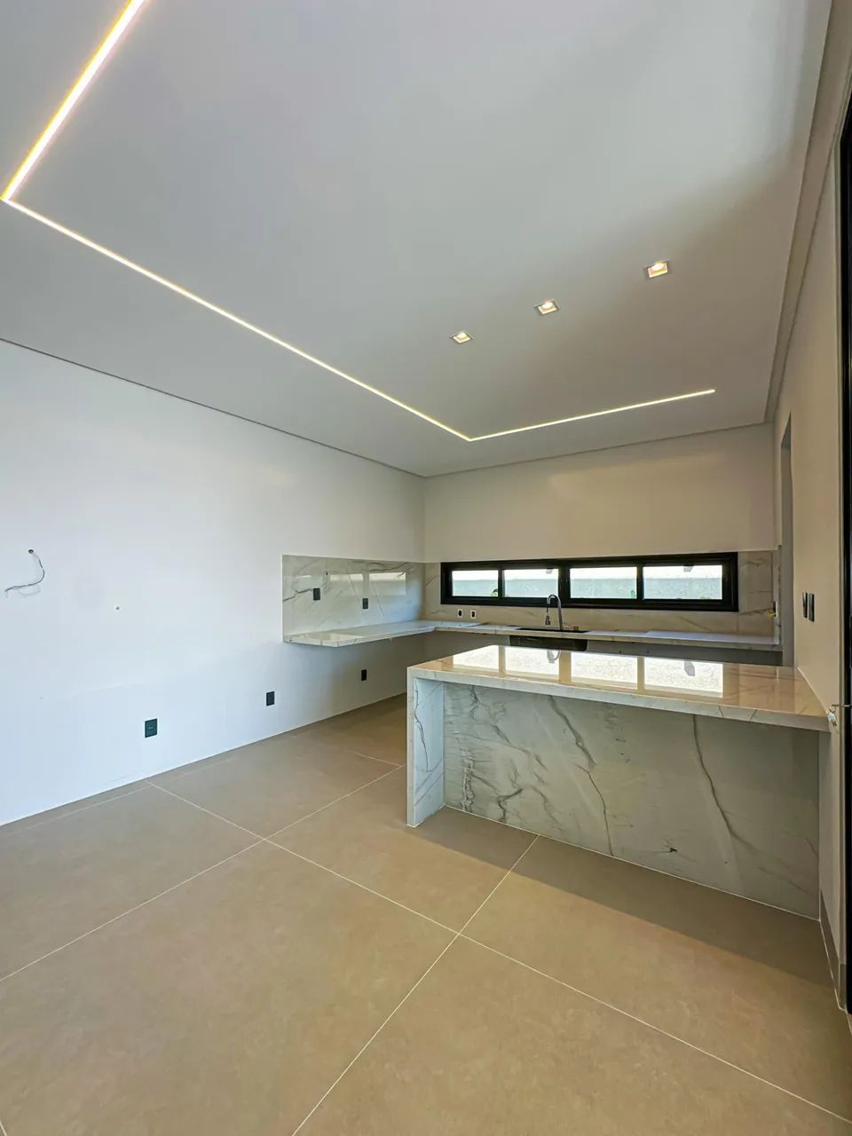 Casa térrea à venda no Plateau D'Or Privilege com 4 suítes e 380 m² - Foto 4