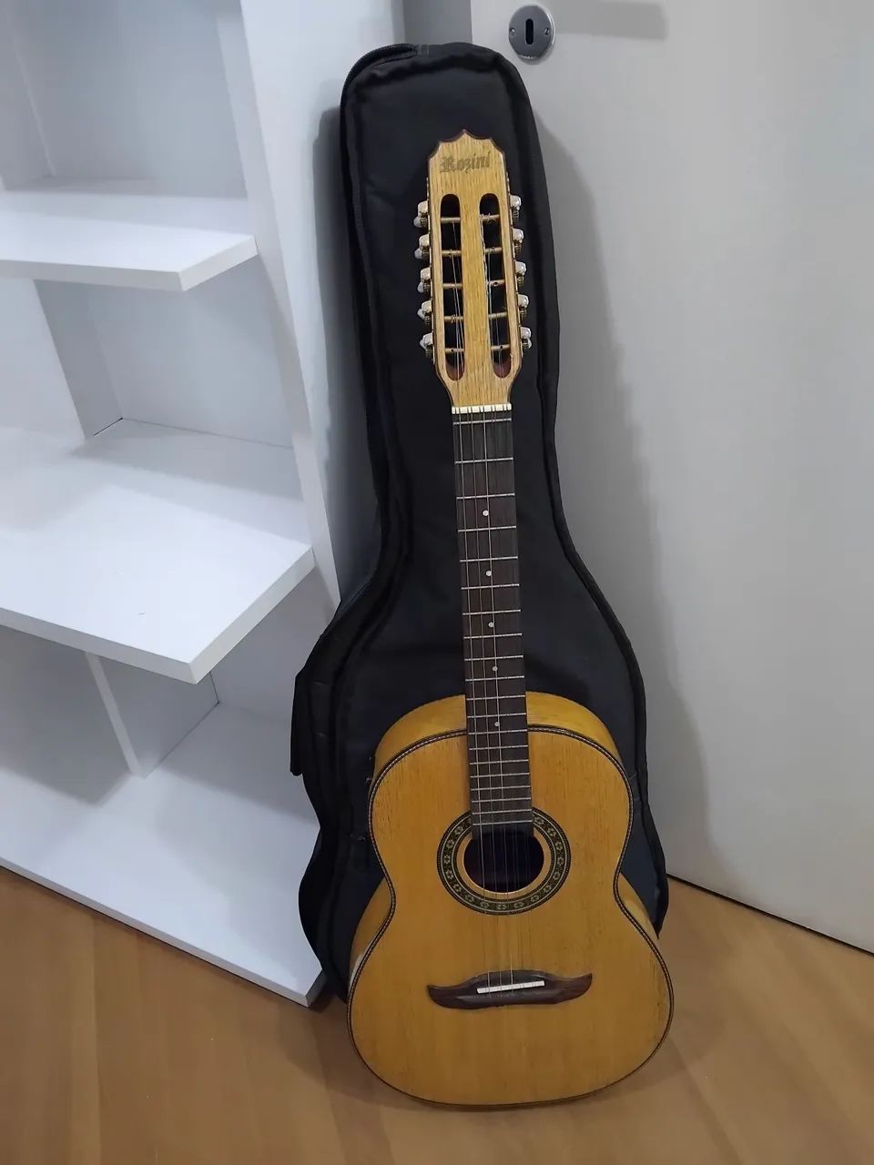 Viola Semi Nova com Capa